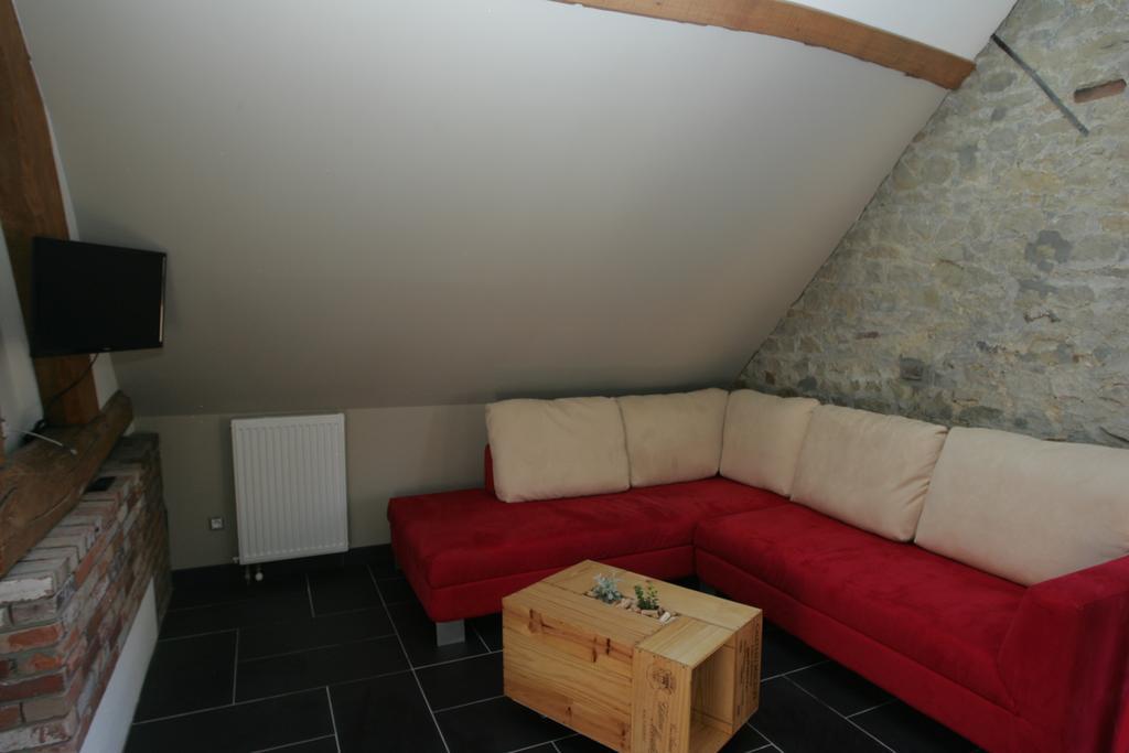 Aux Charmes De La Campagne Villa Hautrage Exteriör bild